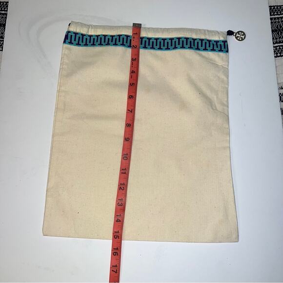 Tory Burch dust bag 12" x 15" off white with gold tone charm and blue edging - Picture 3 of 4